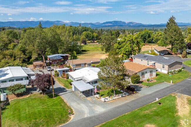 There are a few different mobile home parks around the Redwood area.