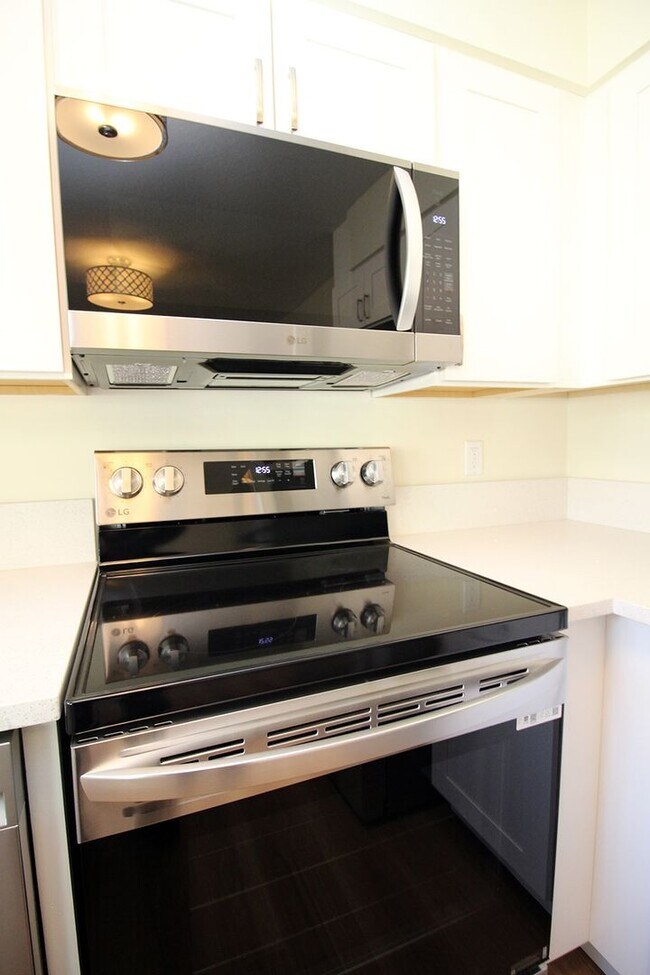 1865-1865 SE Oak St unit 1847, Portland, OR 97214 - photo 7