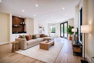 13920 Moorpark St Unit 201, Sherman Oaks, CA 91423