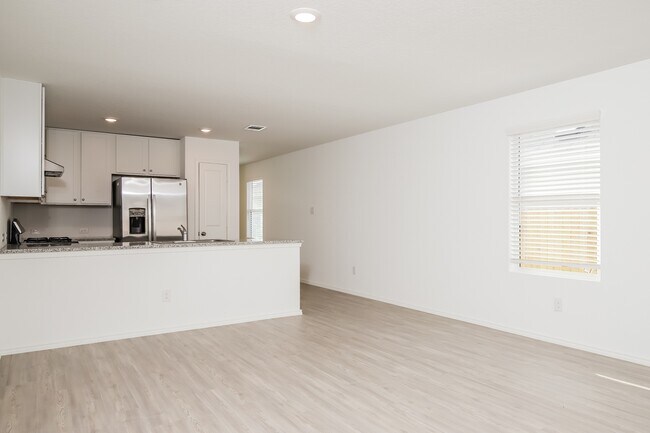 2811 Millikan Dr, Converse, TX 78109 - photo 5