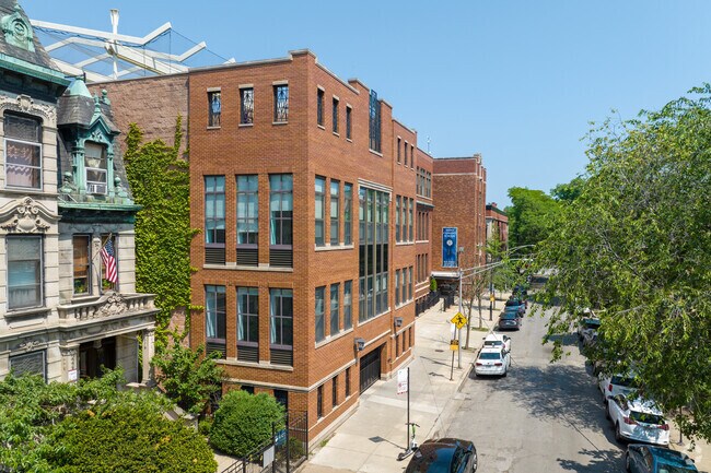 Corner view of St. Clement School
Private Pre-K, Elementary & Middle School, Chicago.