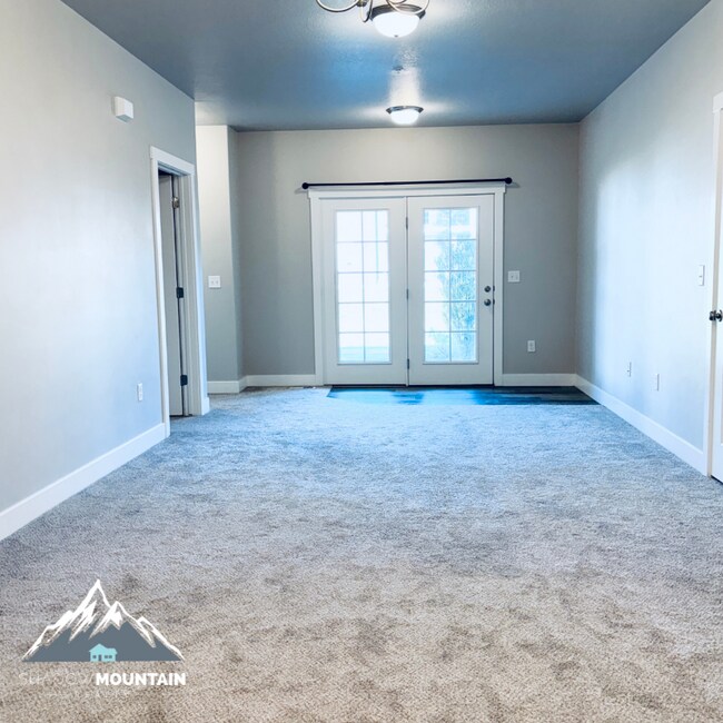 1558 N 160 W unit 102, Logan, UT 84341 - photo 4