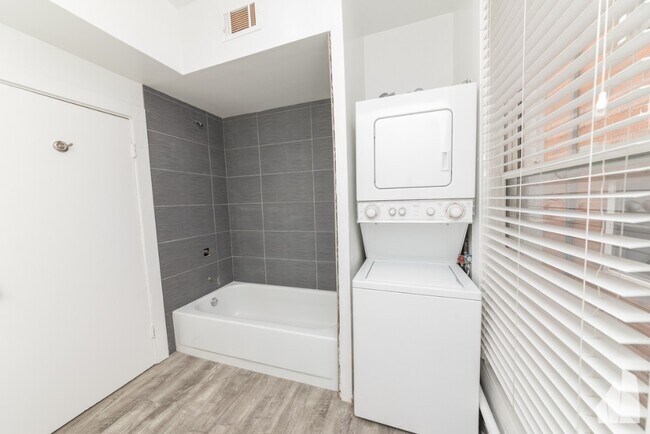 3110 N Racine Ave unit R, Chicago, IL 60657 - photo 7