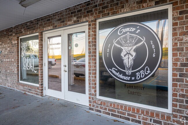 Gonzo’s Smokehouse & BBQ in Luling is one of several River Rd restaurants.