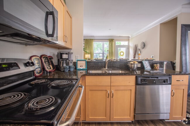 2BR,2BA,-1034SF, The Seaport