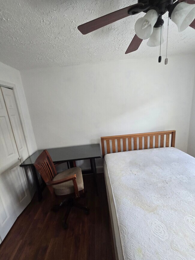 719 E Gibson St unit Room for rent, Scranton, PA 18510 - photo 4