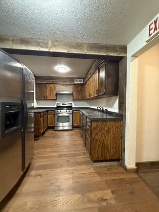 1033 Park St Unit B, Stevens Point, WI 54481