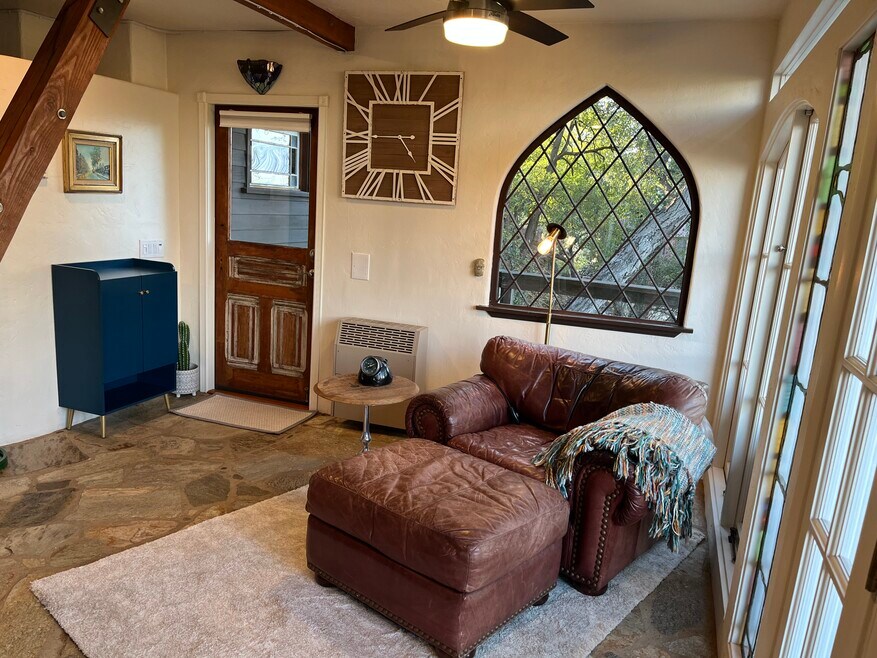 Entrance/Living Area 1