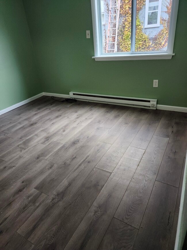 1052 3rd Ave unit Bottom Floor, Beaver Falls, PA 15010 - photo 4