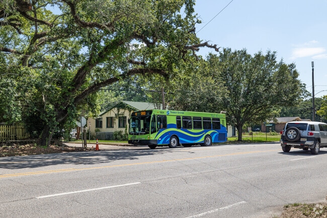 The Wave bus system in Mobile frequently serves routes through Lyons Park.