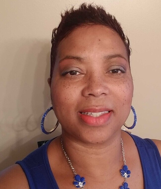 PAMELA L THOMAS