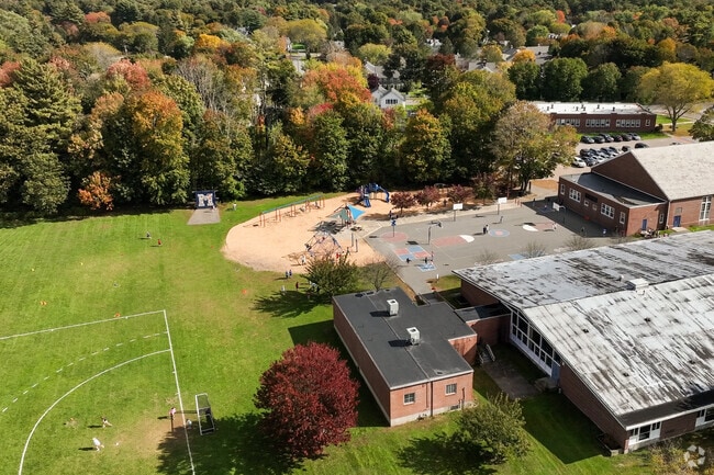 Students in grades 4-5 can attend Dale Street School in Medfield.