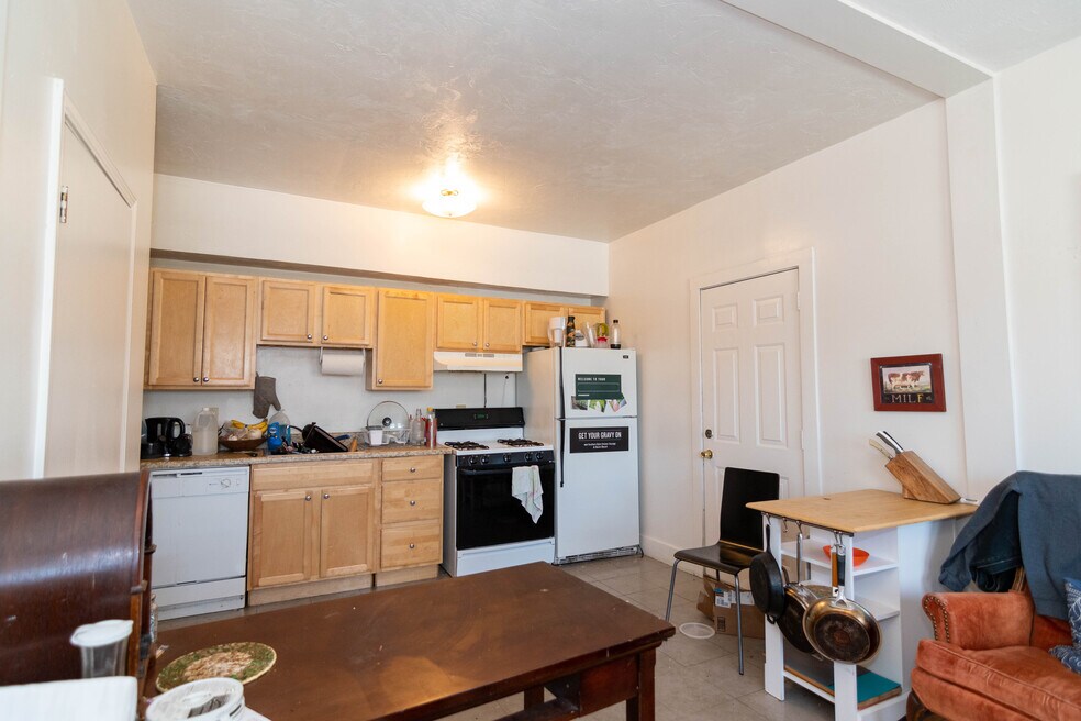 25 Ashford St unit 2, Allston, MA 02134 - photo 1