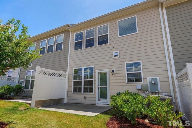 815 Bristol Bridge Dr, Cary, NC 27519 - photo 3