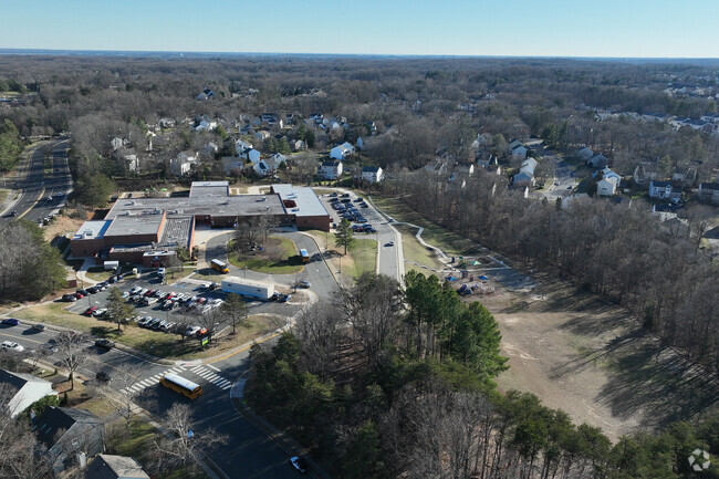 Springs Woods Elementary School serves students in Prince William County, MD.