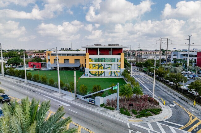 Mater Elementary in Lower Hialeah Gardens offers more than 27 courses.