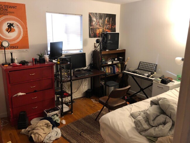 731 S Woodlawn Ave unit 731 Woodlawn Apt A, Bloomington, IN 47401 - photo 5