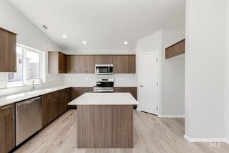 214 Marble Ave, Caldwell, ID 83605