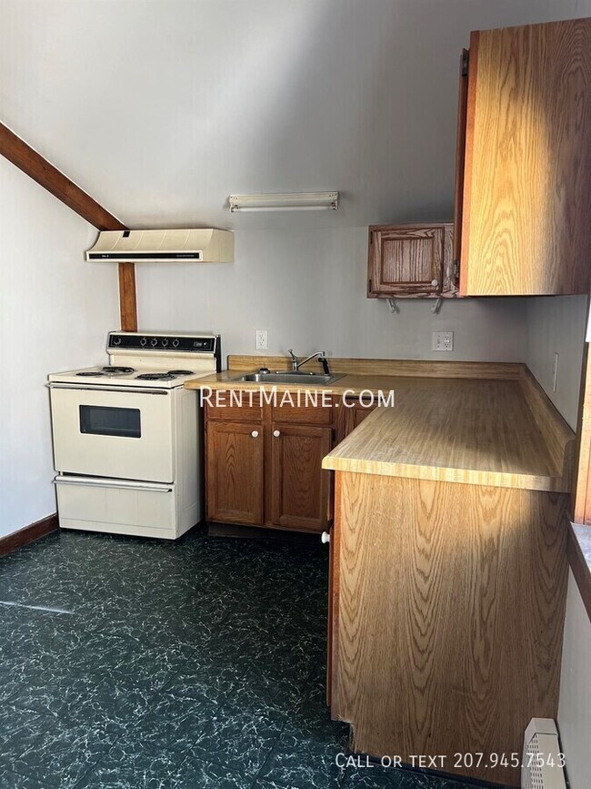 2412 Western Ave Unit M, Newburgh, ME 04444