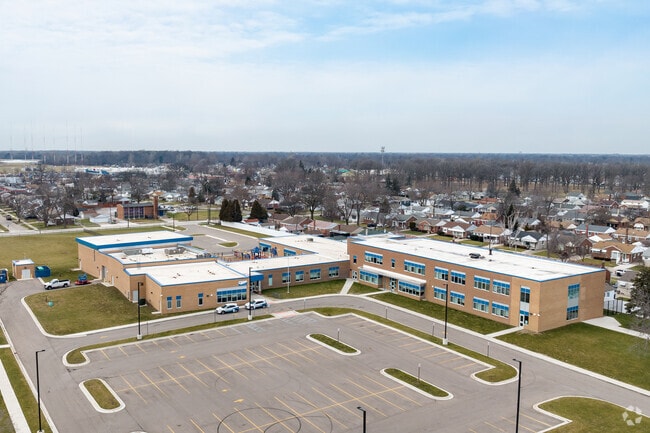 Hoover School, campus overview.