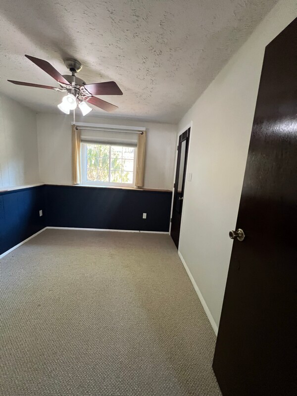 2931 Ashdown Forest Dr, Herndon, VA 20171