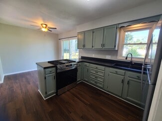 411 4th Ave, Grinnell, IA 50112