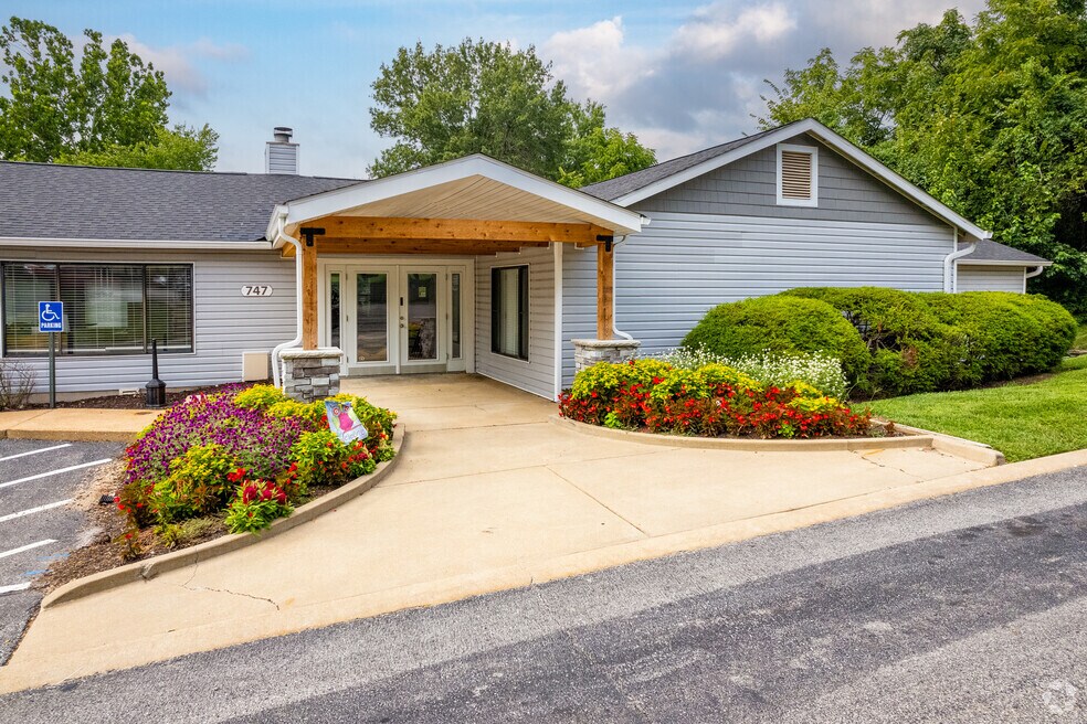 Highgrove at Big Bend 747 Westbrooke Village Dr, Manchester, MO