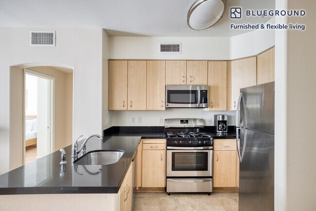 8500 Pershing Dr unit FL1-ID844, Los Angeles, CA 90293 - photo 7