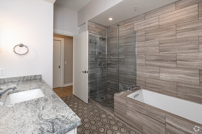 2BR, 2BA - 1,160SF - Bathroom