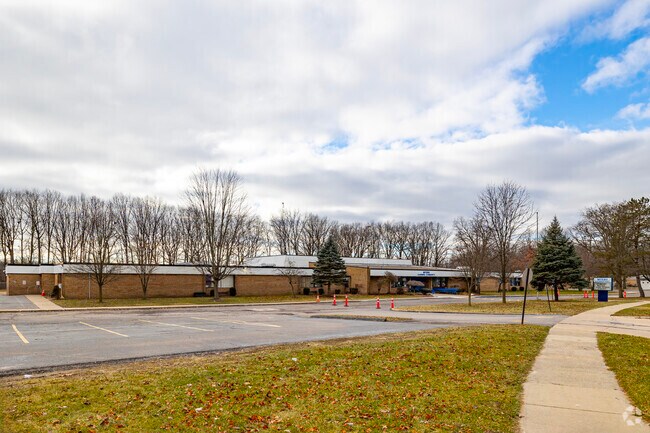 Front of Myers Elementary School in Taylor.