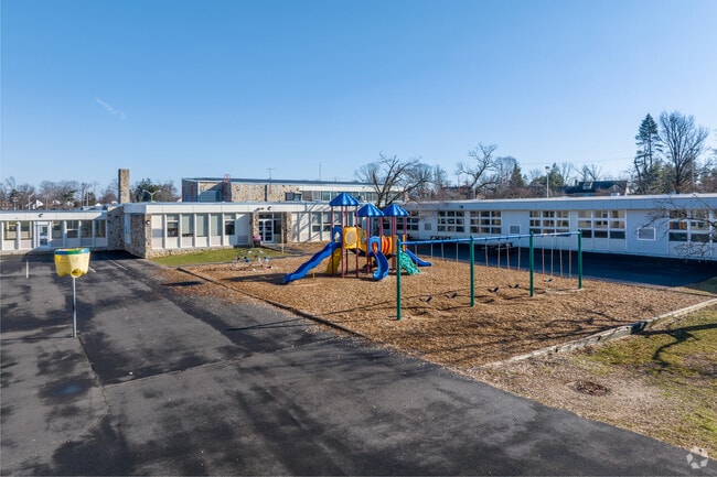 Fort Washington Elementary School serves the students of Fort Washington and surrounding areas.