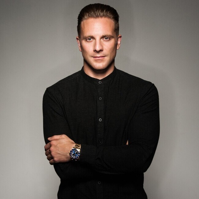 Agent Photo