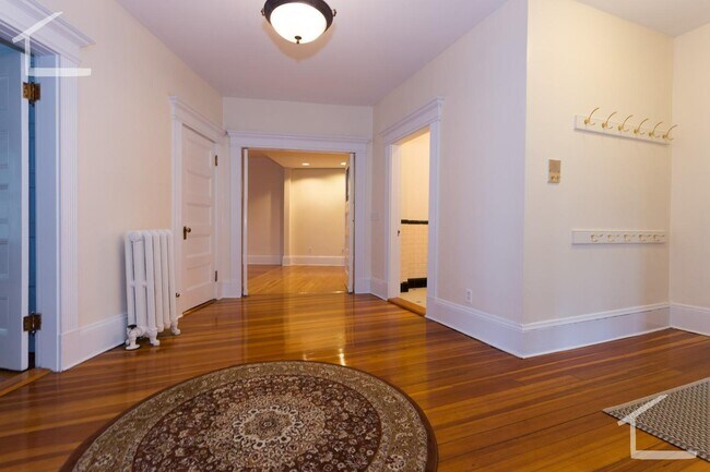 16 Garrison Rd unit 4, Brookline, MA 02445 - photo 3