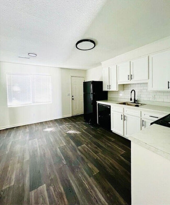 1412 River Front Dr, Charleston, SC 29407