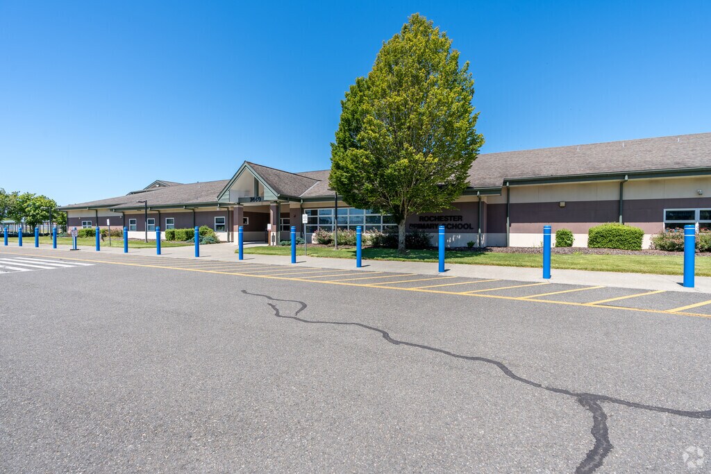 Rochester Primary School has a student-teacher ratio of 13:1.