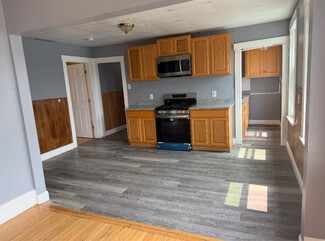 157 Vernon St Unit 3, Worcester, MA 01610