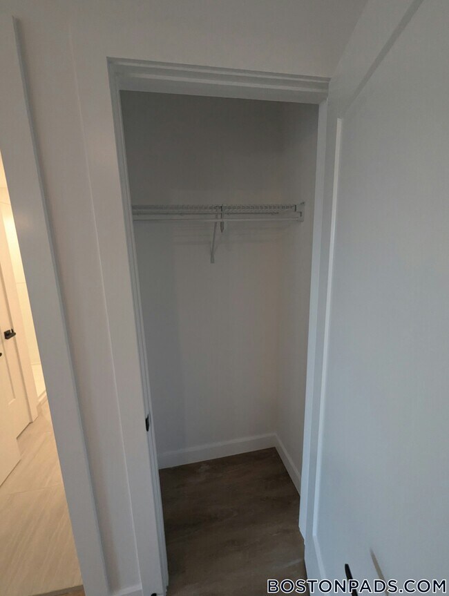 199 Gardner St unit 405, Boston, MA 02132 - photo 4