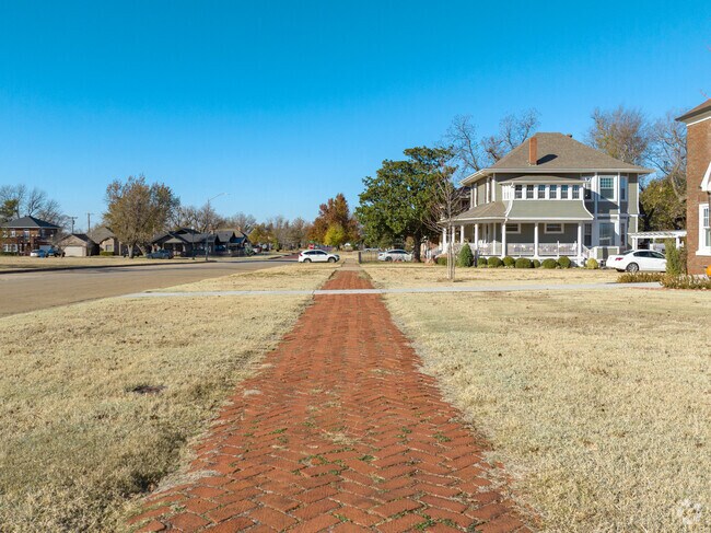 Around different places in Guthrie are cobblestone streets and sidewalks.