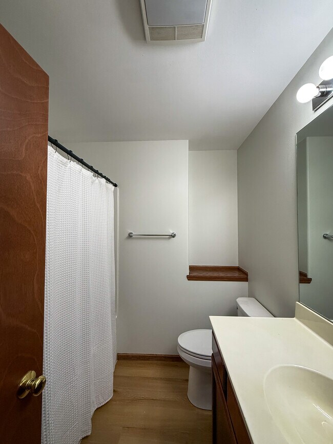 2940 Samuel Ct SW unit A, Cedar Rapids, IA 52404 - photo 7