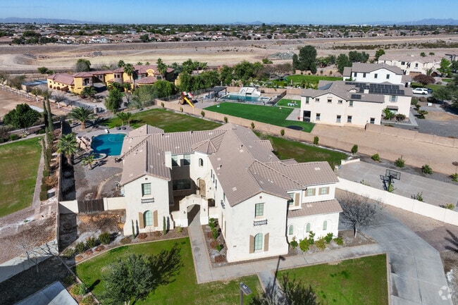 Some residents in Shamrock Estates live in mansions on large lots.