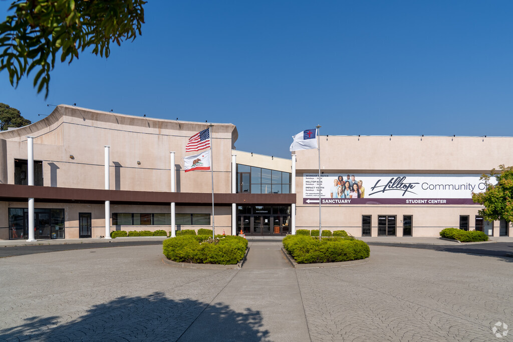 Main entrance to Canterbury Elementary School in Fairmede-Hilltop, Richmond CA