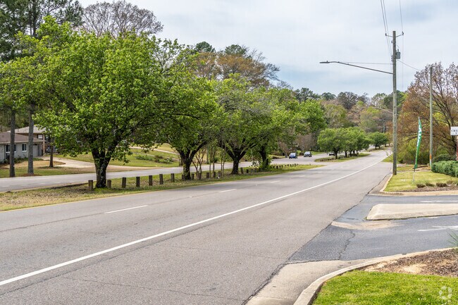 Crestwood Blvd, which separates North and South Crestwood.