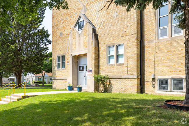 Hickman Academy Preparatory School is a private school in the Lincoln Creek neighborhood.