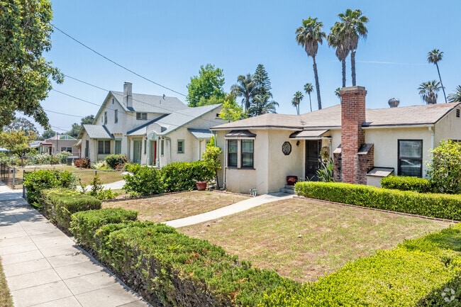 Most Muir Heights homes are ranch-style, bungalows, or Spanish-style houses.