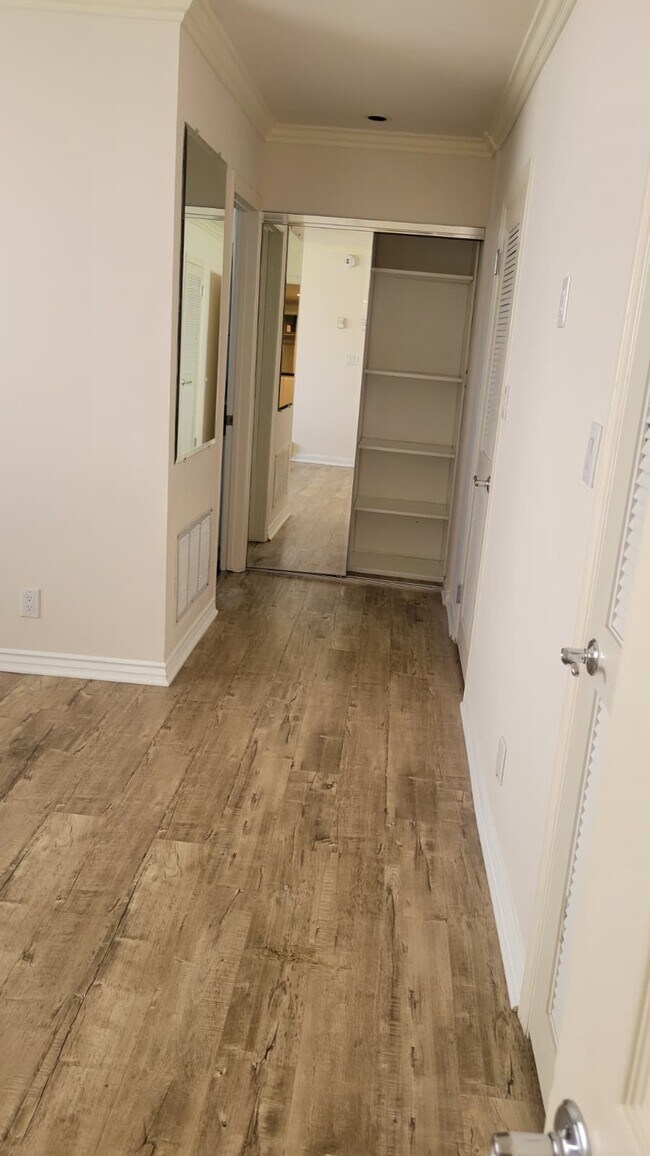 4521 Colbath Ave unit 104, Sherman Oaks, CA 91423 - photo 5