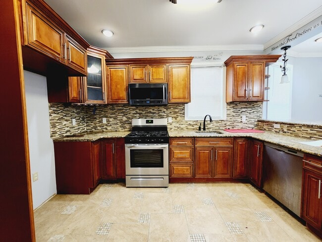 41 Randolph Ave unit Basement, Jersey City, NJ 07305 - photo 2