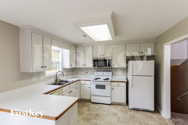 305 Carly Ct, Bethlehem, GA 30620 - photo 4