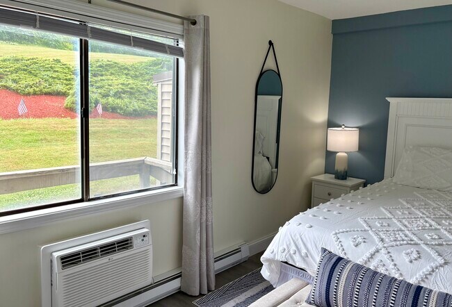 178 Treetop Cir unit 1024, Laconia, NH 03246 - photo 3