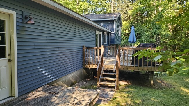 7967 Sunset Dr, Traverse City, MI 49685 - photo 4