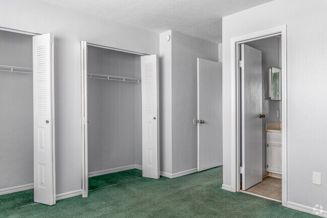 Phoenix Villas, Gainesville, FL 32608 - photo 5